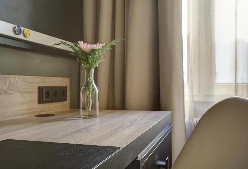 هتل Boutique 003 Köln Am Dom, Trademark Collection By Wyndham