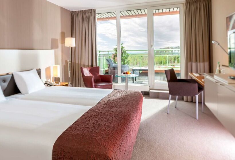 בית מלון כפרי Dorint Am Nürburgring Hocheifel