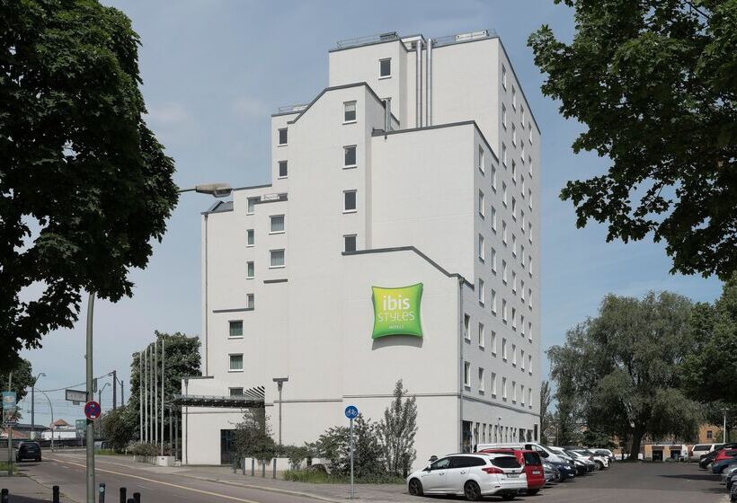 Fotos del hotel Ibis Styles Berlin Treptow:  36