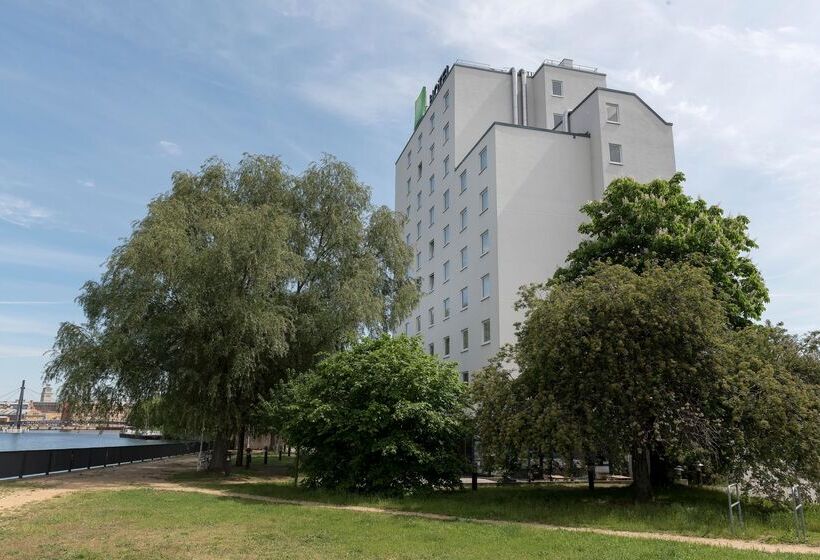 Fotos del hotel Ibis Styles Berlin Treptow:  37