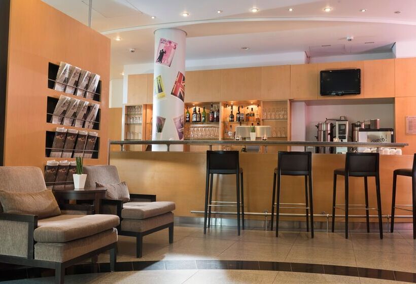 Fotos del hotel Ibis Styles Berlin Treptow:  15