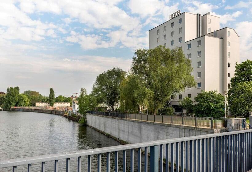 Fotos del hotel Ibis Styles Berlin Treptow:  38