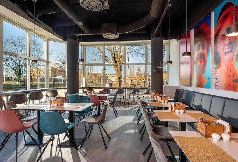 Fotos del hotel Ibis Styles Berlin Treptow:  26