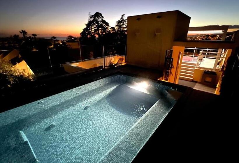 호텔 La Bastide De L'oliveraie