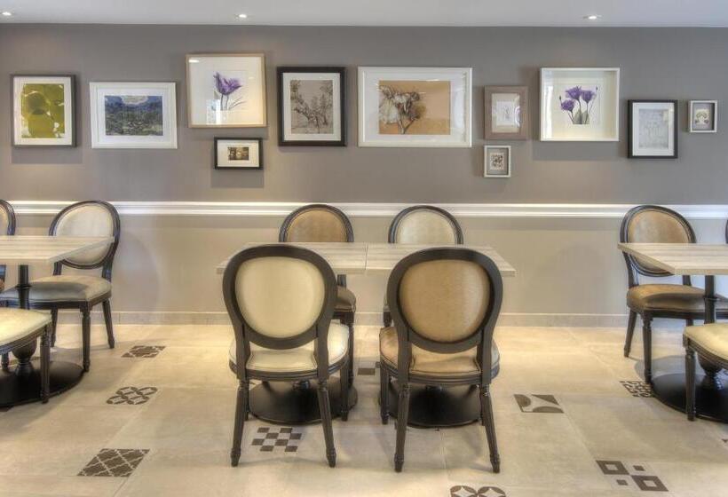 호텔 La Bastide De L'oliveraie