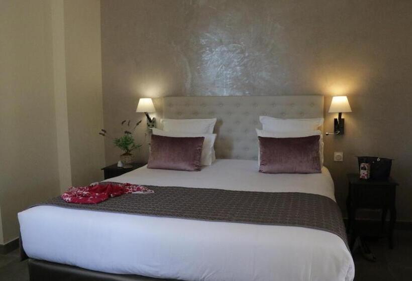 호텔 La Bastide De L'oliveraie