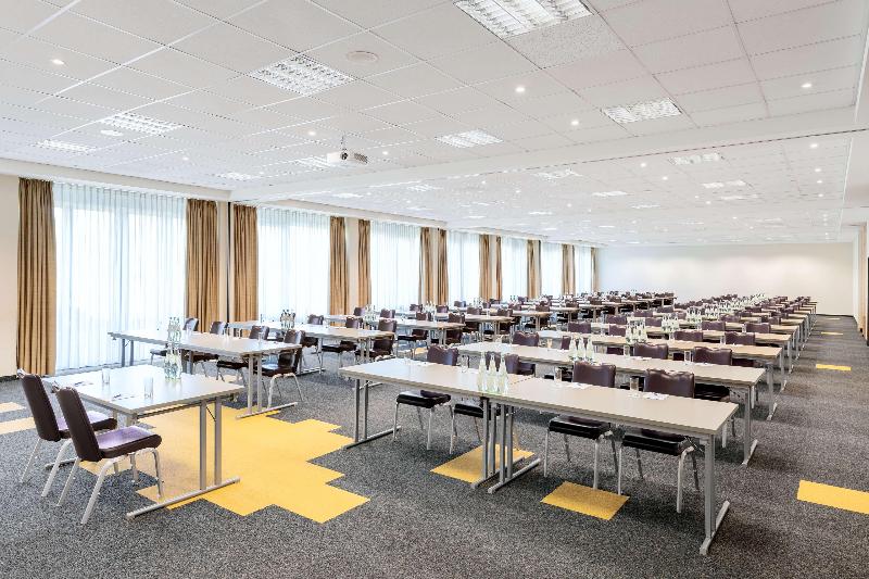 هتل NH Leipzig Messe