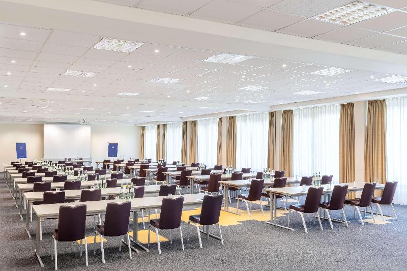 هتل NH Leipzig Messe