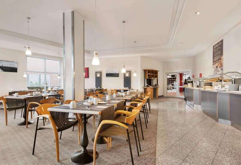 فندق Ramada By Wyndham Bottrop City