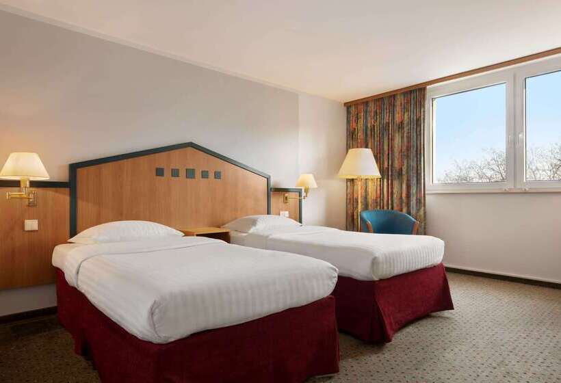 فندق Ramada By Wyndham Bottrop City