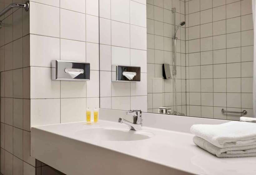 فندق Ramada By Wyndham Bottrop City