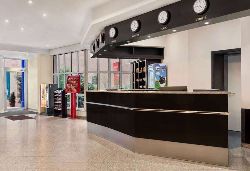 فندق Ramada By Wyndham Bottrop City