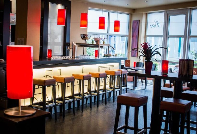 فندق Ramada By Wyndham Bottrop City