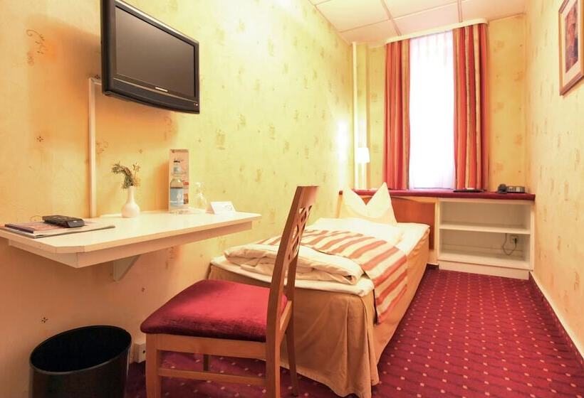 Fotos del hotel Safestay Berlin:  31