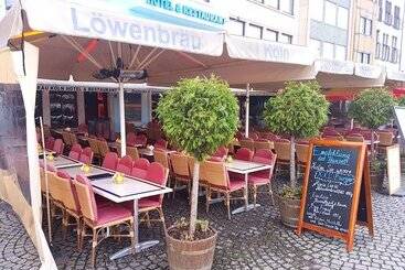 هتل Und Restaurant Lowenbrau Koln