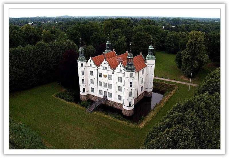 هتل Am Schloss Ahrensburg