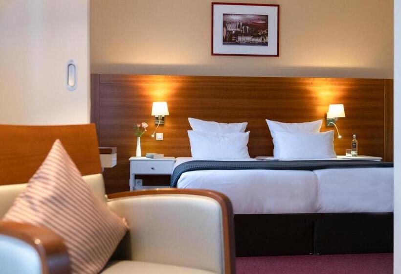 هتل Kleiner Riesen