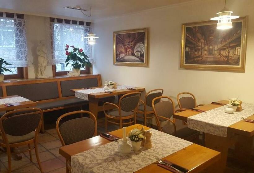 هتل Restaurant Ratsstube