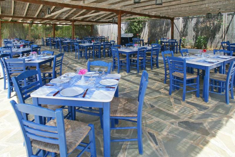 هتل Andros Holiday