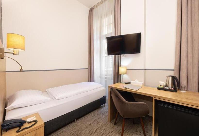 City Hotel Ring
