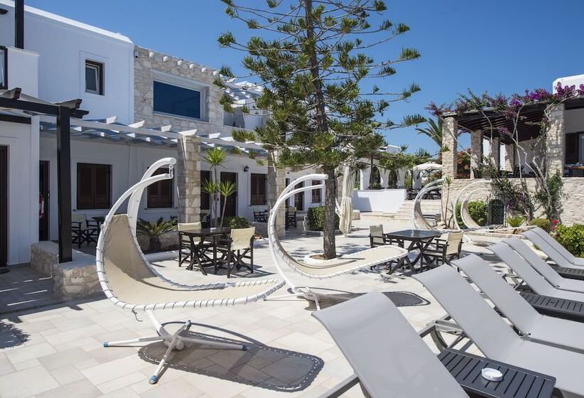 هتل Contaratos Beach