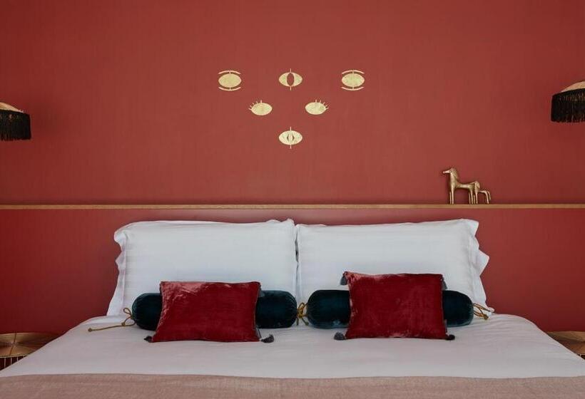 هتل Kouros  And Suites