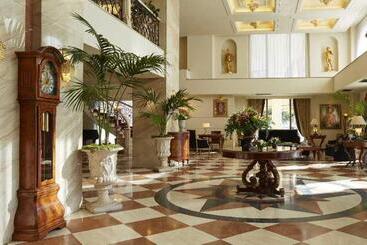 هتل Mediterranean Palace
