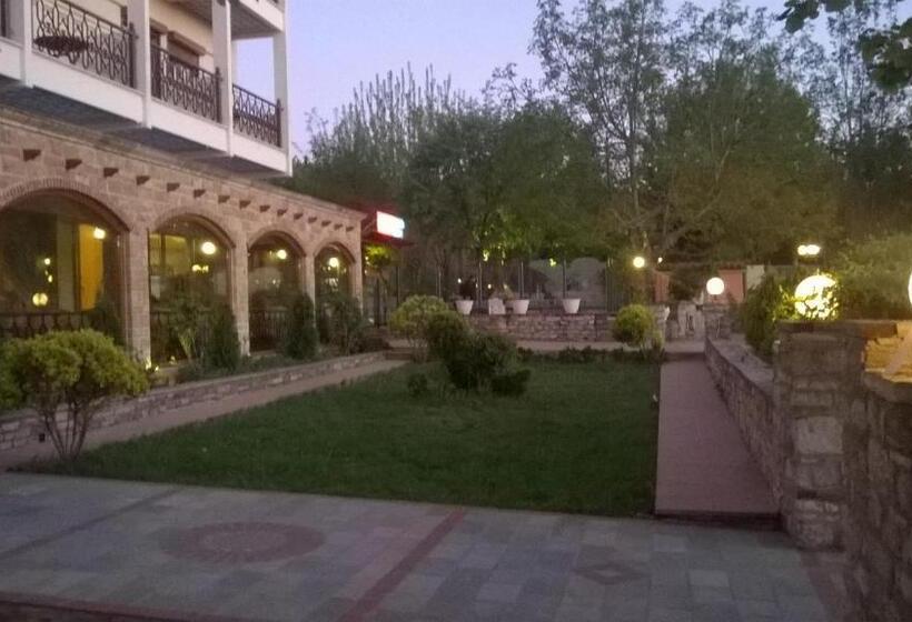 هتل Nefeli