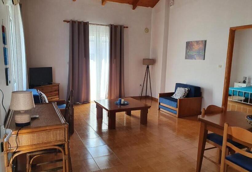 Hotel To Kyma