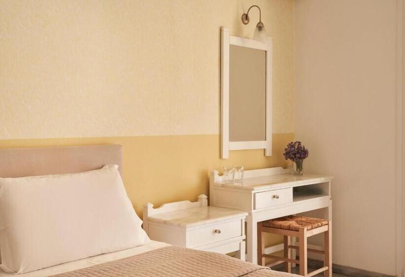 Polos Hotel Paros