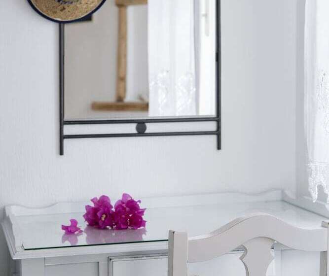 Zefi Hotel & Suites