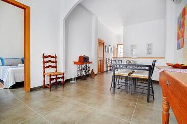 Amilcar House By Slow Villas