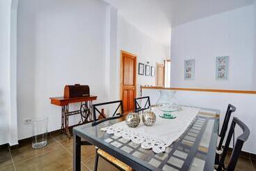 Amilcar House By Slow Villas