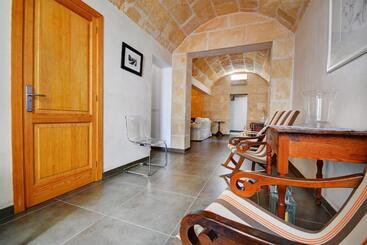 Amilcar House By Slow Villas