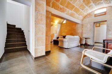 Amilcar House By Slow Villas