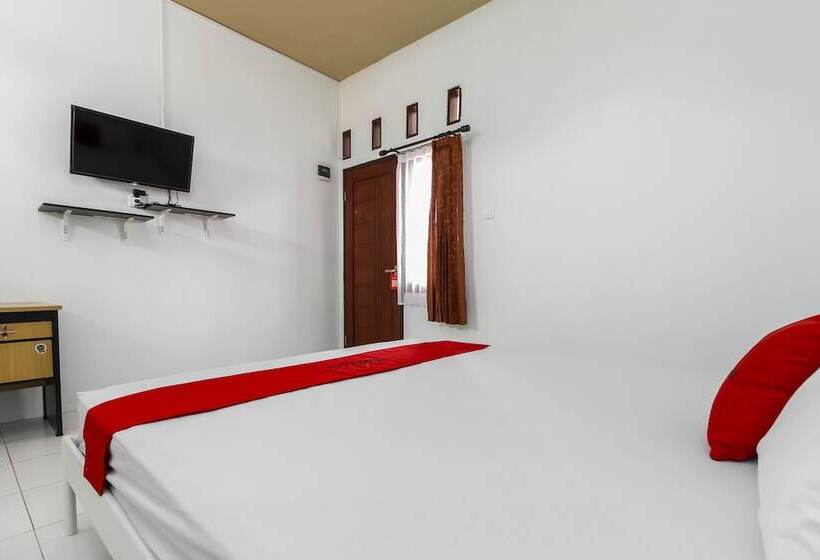 Пансион Reddoorz @ Jagakarsa 2