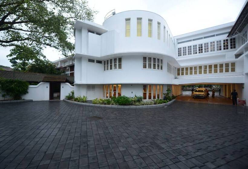 Casino Hotel   Cgh Earth, Cochin