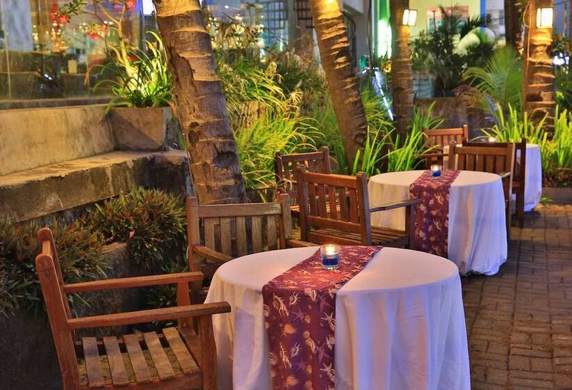 هتل Aryaduta Manado