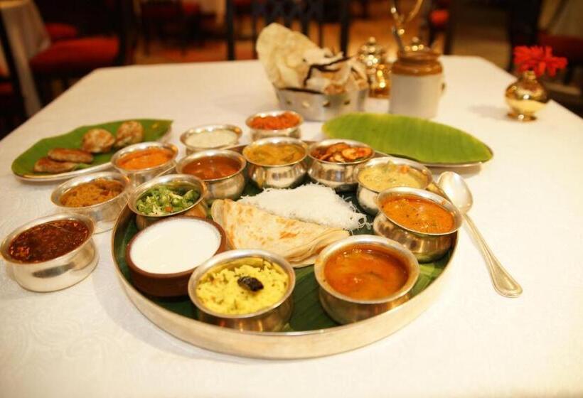 هتل Crowne Plaza Chennai Adyar Park