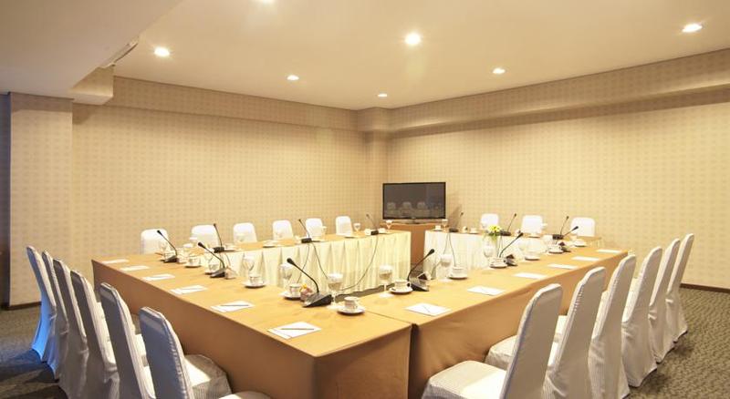 Fotos del hotel Elmi  Surabaya:  18