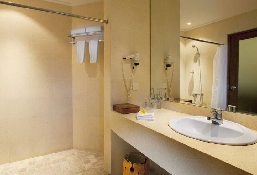 هتل Keraton Jimbaran Beach Resort