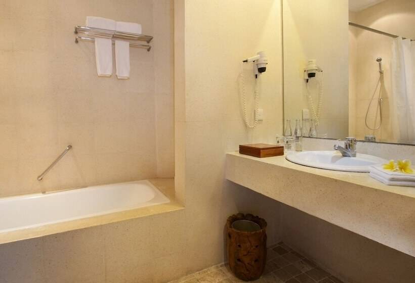 هتل Keraton Jimbaran Beach Resort