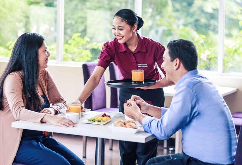 هتل Mercure Jakarta Kota