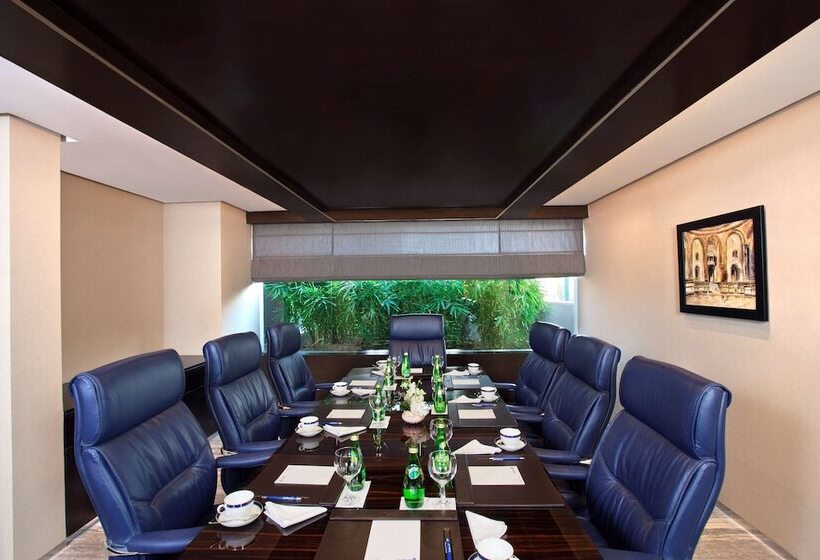 فندق Radisson Blu Plaza Delhi Airport
