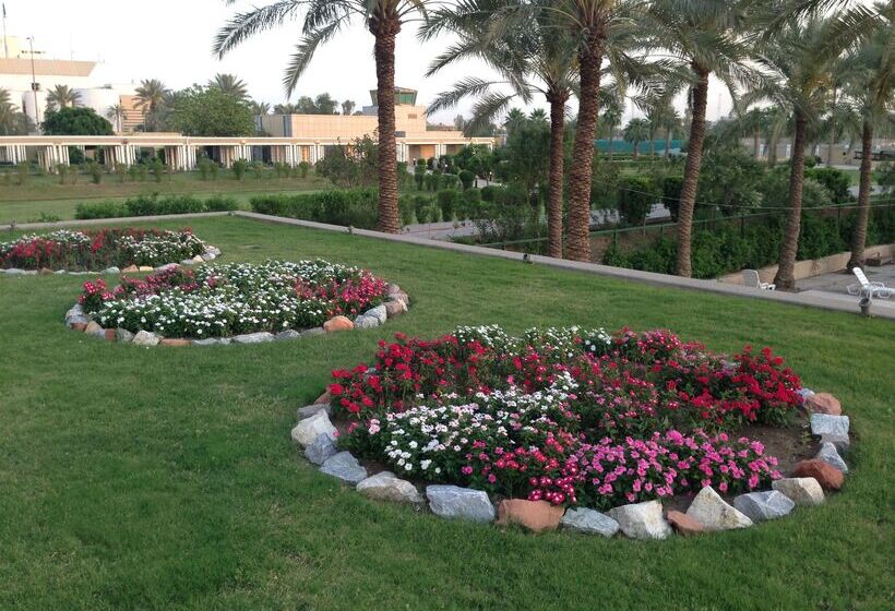 هتل Royal Tulip Al Rasheed