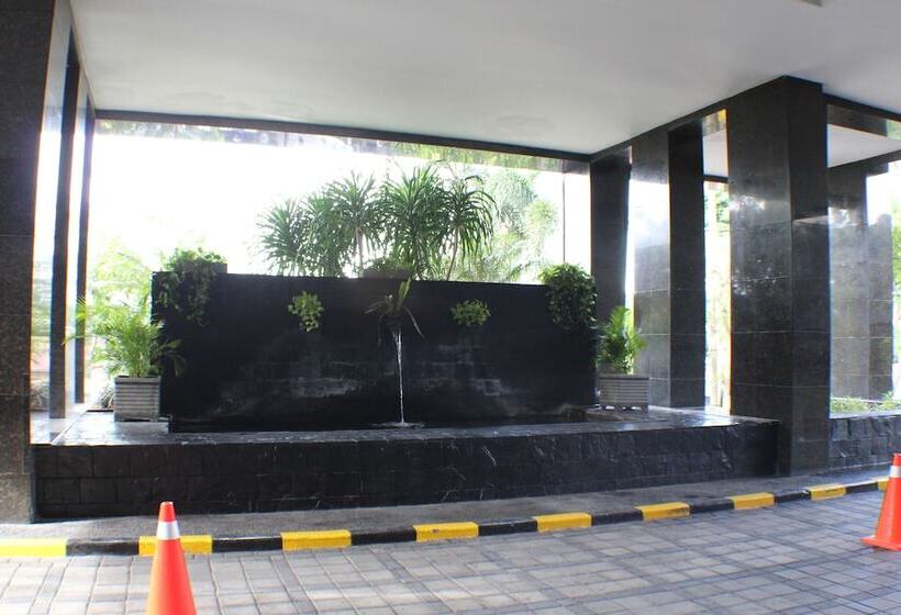 هتل Santika Pandegiling Surabaya