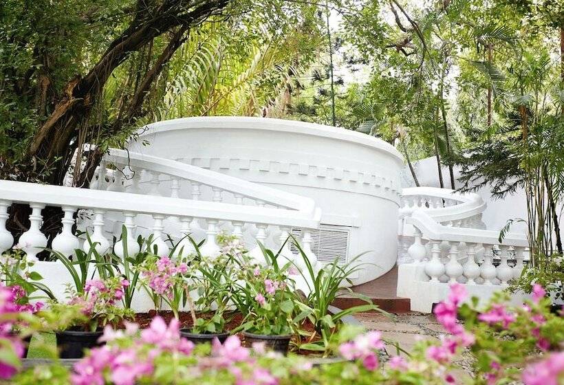 هتل Taj Connemara, Chennai