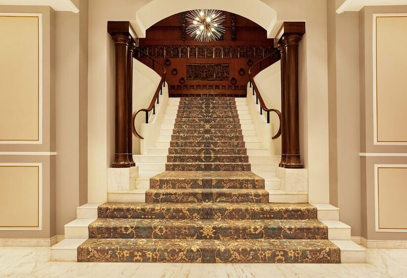 Hotel Taj Connemara, Chennai