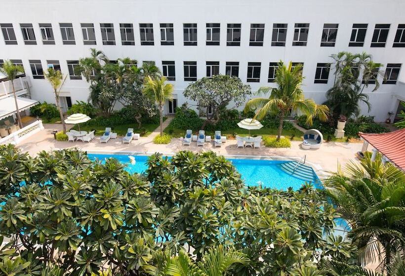 هتل Taj Connemara, Chennai