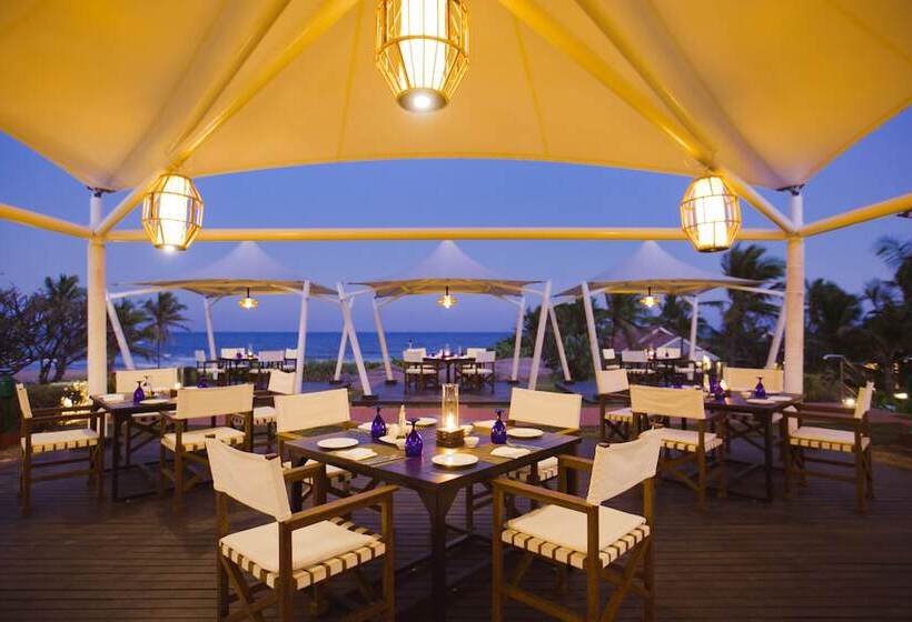 هتل Taj Fisherman S Cove Resort & Spa
